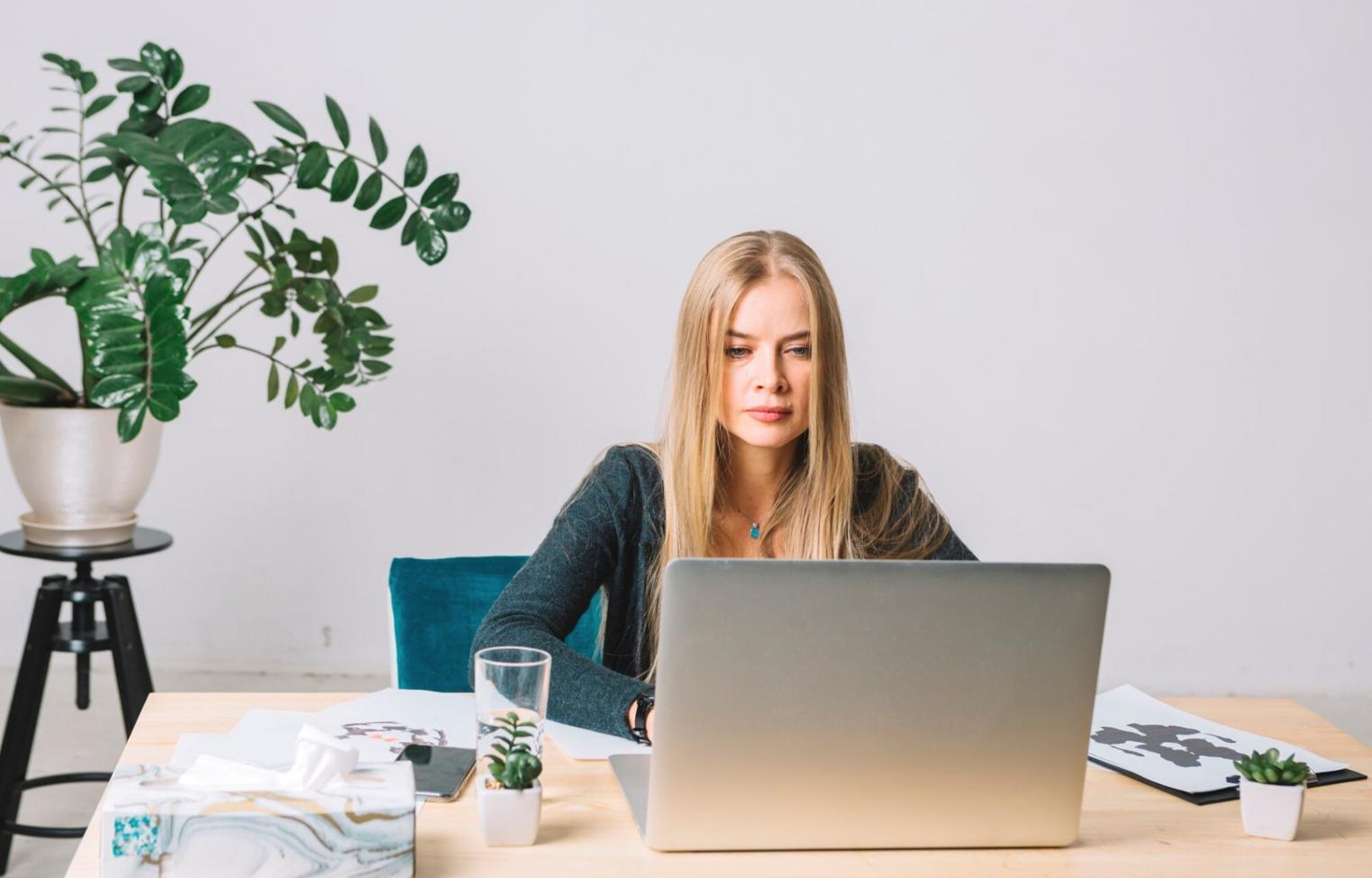 Proceso de análisis financiero en mythariconiqs